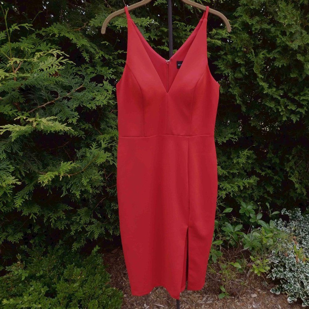 Betsy & Adam Beautiful Plunging V-Neck Red Dress NWT
